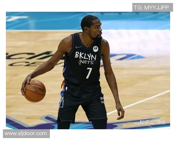 快船与篮网激战正酣比分悬念不断引发球迷热议